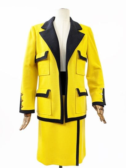 CHANEL - Store
Two-piece set: 
- Yellow wool...
