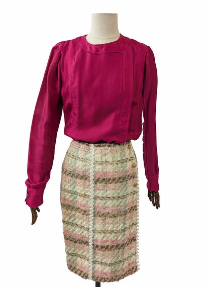 CHANEL - Boutique
Two-piece set in multicolored...