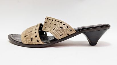 MAX MARA
Beige leather sandals with 4 cm...