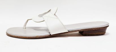 LANCEL
White leather sandals with low heels...