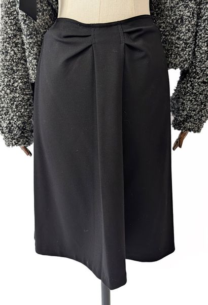 ARMANI - Collections
A set of four pieces:...