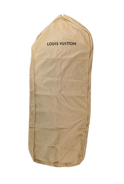LOUIS VUITTON
Branded cotton carrying case.
Length:...