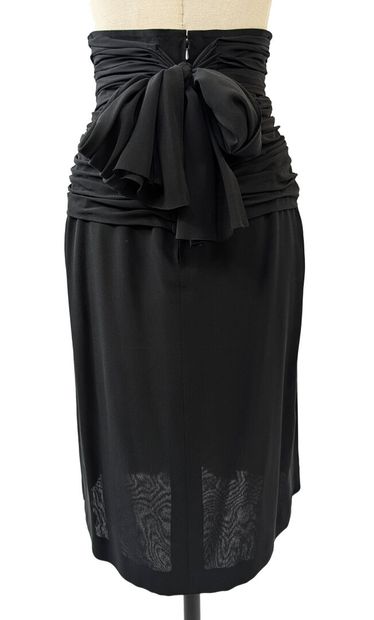 CHANEL - Boutique
Black silk crepe skirt,...