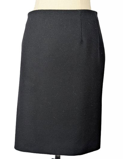 MAX MARA
Black wool skirt, straight cut,...