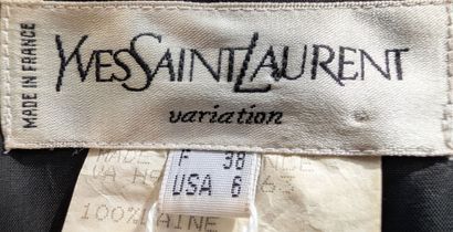 YVES SAINT LAURENT - Variation
Two-piece...