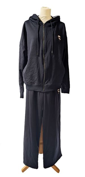 KARL LAGERFELD
Two-piece black cotton tracksuit:
-...