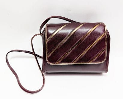 SALAMANDER
Burgundy leather shoulder bag...