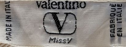 VALENTINO - Miss V
Ecru crinkled wrap-style...
