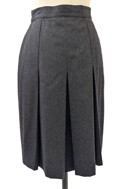 MAX MARA
Gray wool and cashmere wrap skirt...