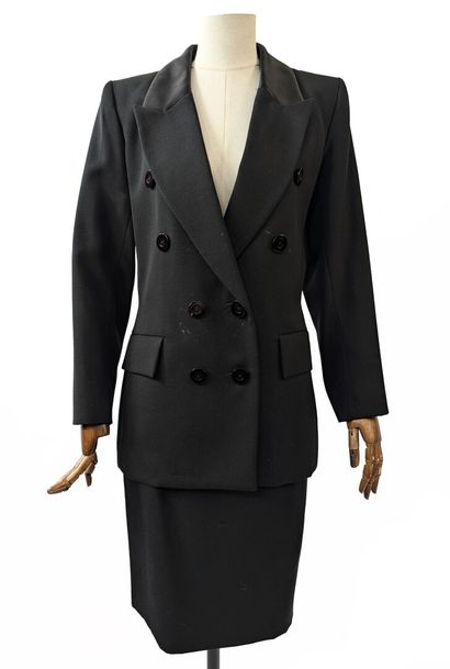 YVES SAINT LAURENT - Variation
Two-piece...