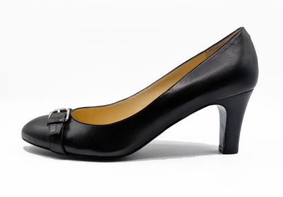 RALPH LAUREN
Pair of black leather pumps...