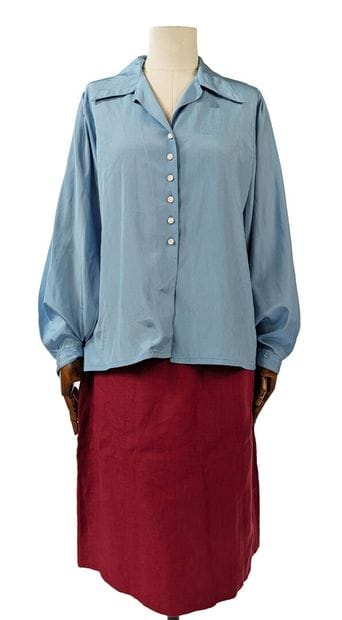 CACHAREL
Two-piece set:
- Blue blouse with...
