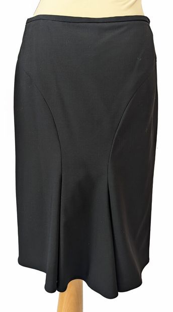 ARMANI - Collections
A set of four pieces:...
