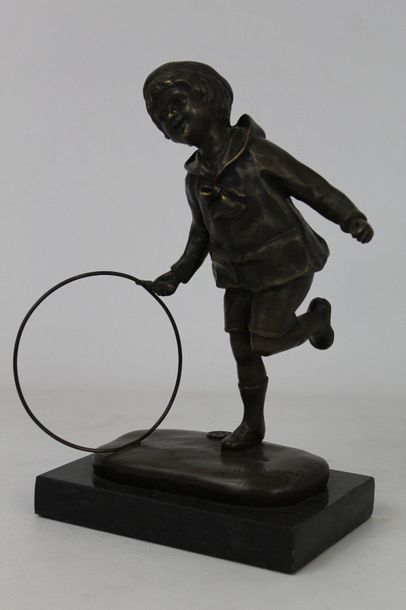 CHIPARUS d'après : Statuette de jeune fille...