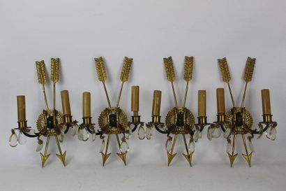 DEUX PAIRES D'APPLIQUES en bronze doré à...