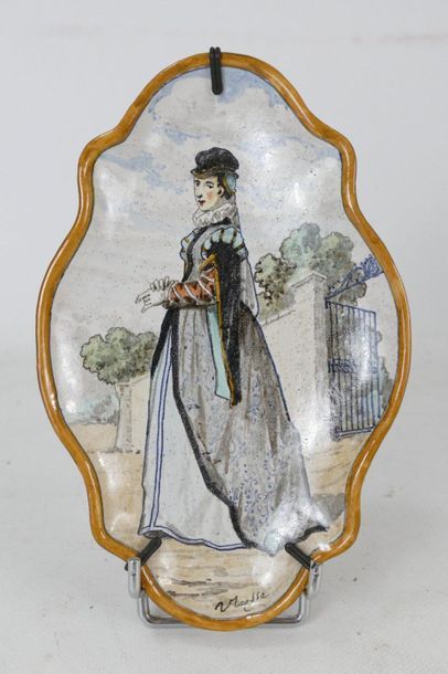 BLOIS - ULYSSE : Coupelle ovale en faience...