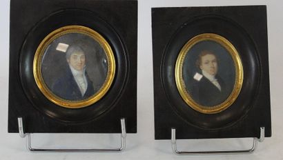 DEUX MINIATURES représentant des portraits...