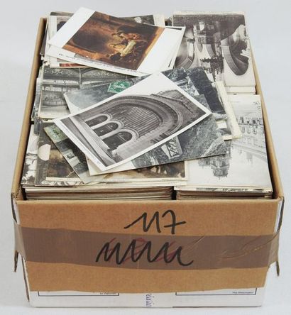 Lot d'environ 2300 cartes postales anciennes...