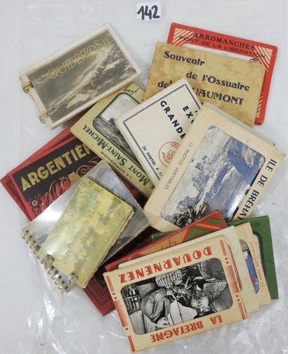 Lot comprenant quinze carnets de vues

On...