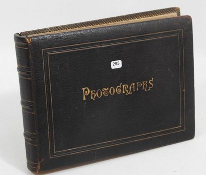 Album de photographies sur l'Ecosse dont...