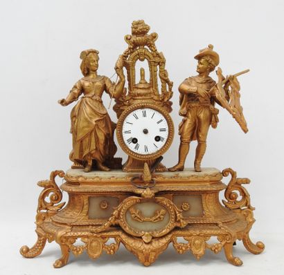 PENDULE en régule doré (redoré) à décor d'un...