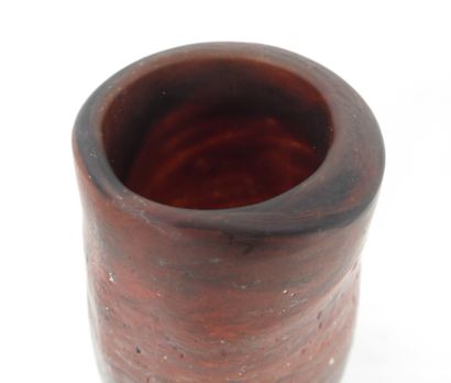 
VASE en pate de verre dans les tons rouges...