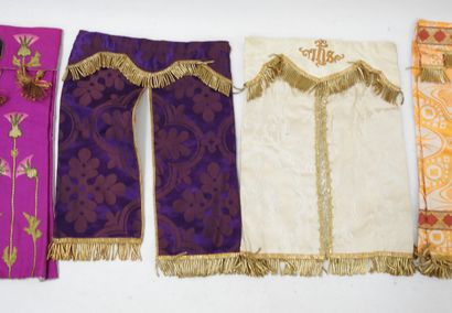 QUATRE CONOPEES de tabernacle en tissu et...