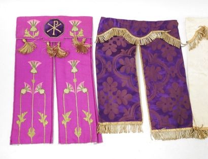 QUATRE CONOPEES de tabernacle en tissu et...