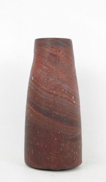 
VASE en pate de verre dans les tons rouges...