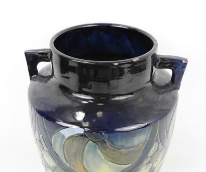 FAUQUET à BONNEVILLE : Vase à deux anses...