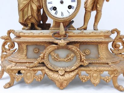 PENDULE en régule doré (redoré) à décor d'un...