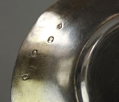 PATENE en vermeil gravé d'une croix, IHS...
