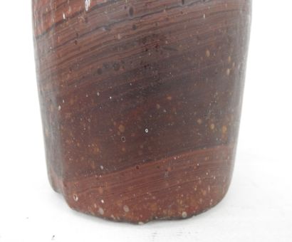 
VASE en pate de verre dans les tons rouges...