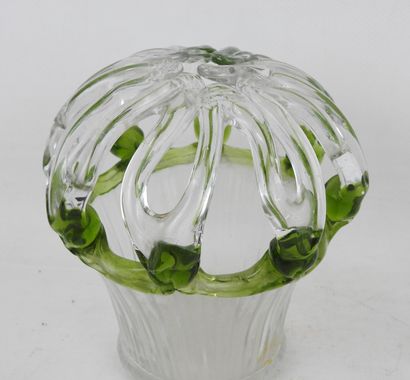 VASE en verre soufflé. Haut.: 15 cm.