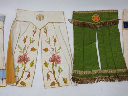 QUATRE CONOPEES de tabernacle en tissu et...
