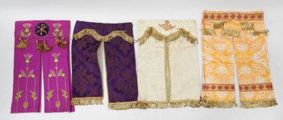 QUATRE CONOPEES de tabernacle en tissu et...