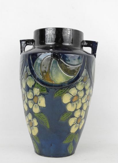 FAUQUET à BONNEVILLE : Vase à deux anses...