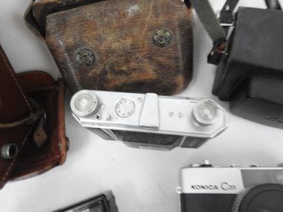 SIX APPAREILS photo dont :



- Voigtlander...