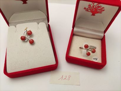 LOT en argent (925 millièmes) et corail rouge...