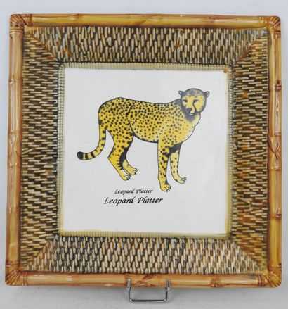 PLAT CARRE en faïence imitation bambou et...