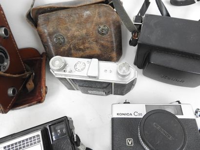 SIX APPAREILS photo dont :



- Voigtlander...