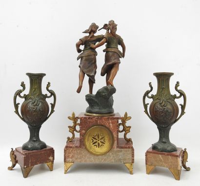 GARNITURE DE CHEMINEE en régule 