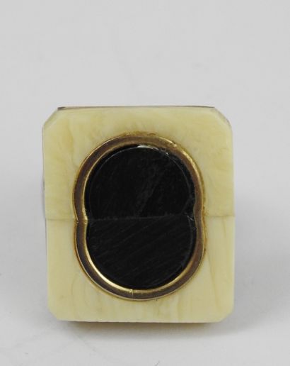 Pierre CARDIN : bague en métal argenté doré,...