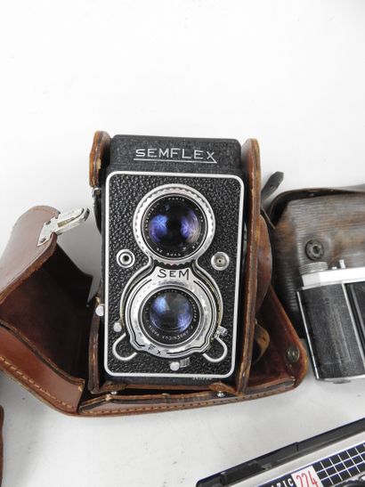 SIX APPAREILS photo dont :



- Voigtlander...