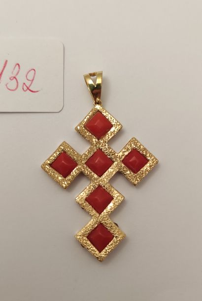 PENDENTIF croix en or jaune brossé 18K (750...