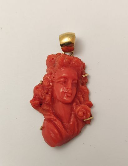 PENDENTIF en or jaune 18K (750 millièmes)...
