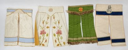 QUATRE CONOPEES de tabernacle en tissu et...