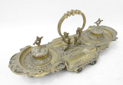 ENCRIER en bronze à deux réservoirs en verre....