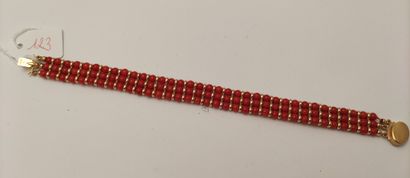 BRACELET souple à rois rangs de perles de...