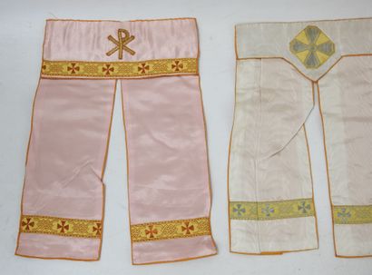 QUATRE CONOPEES de tabernacle en tissu et...